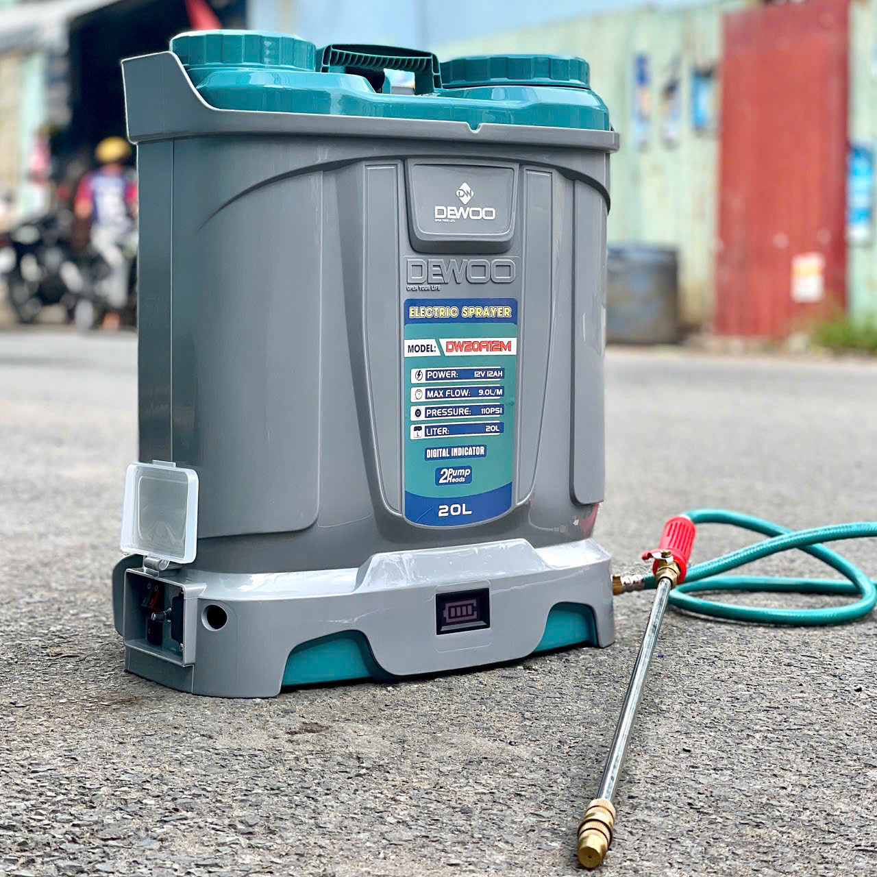 Chi tiết Bình phun thuốc (2 bơm, có đảo thuốc) DEWOO DW20A12M, 20 Lít